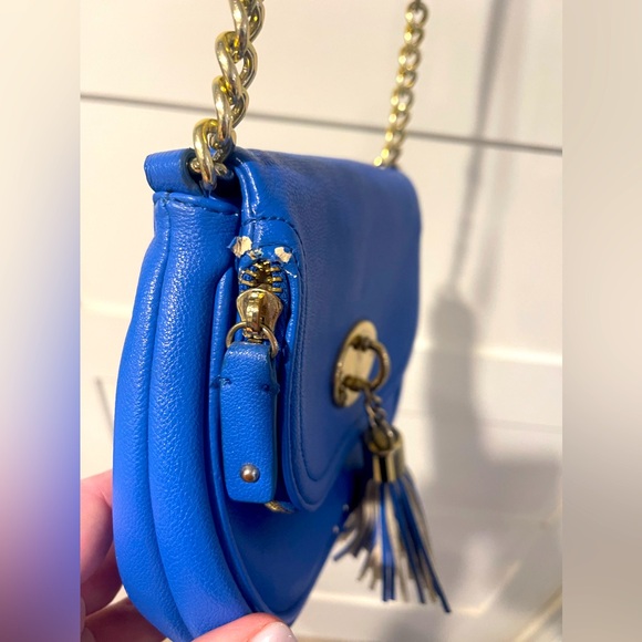 Colbalt Blue Crossbody with gold hardware 🤗 - Picture 2 of 5